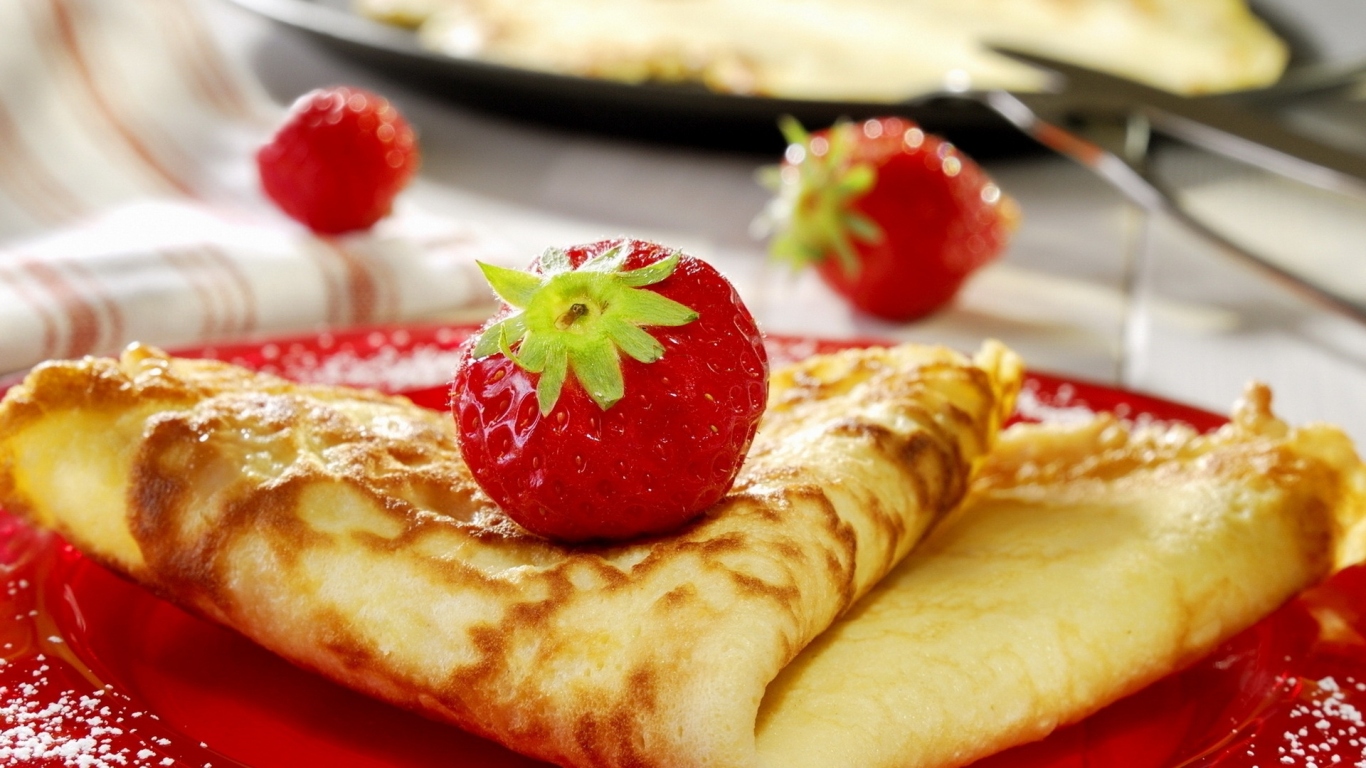 Pancakes and strawberries