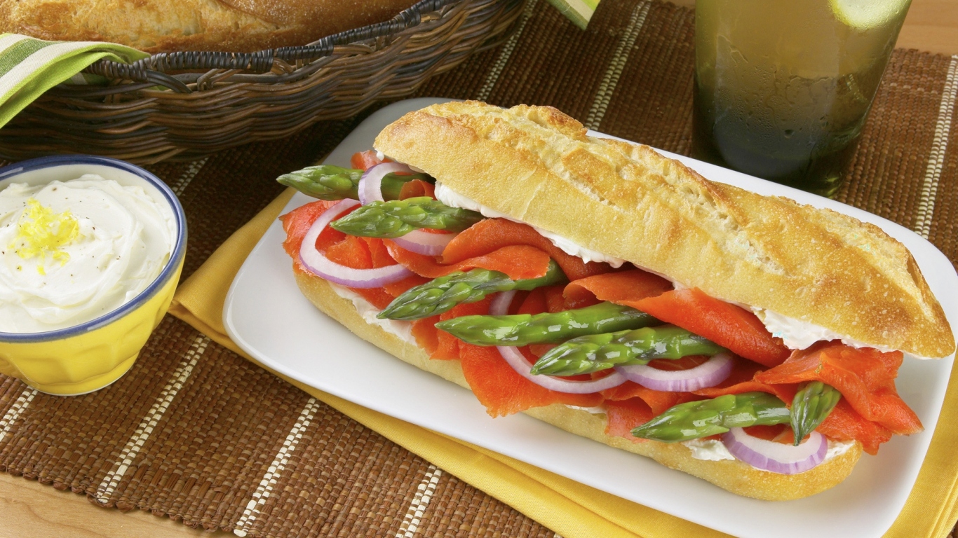 Бутерброд со спаржей