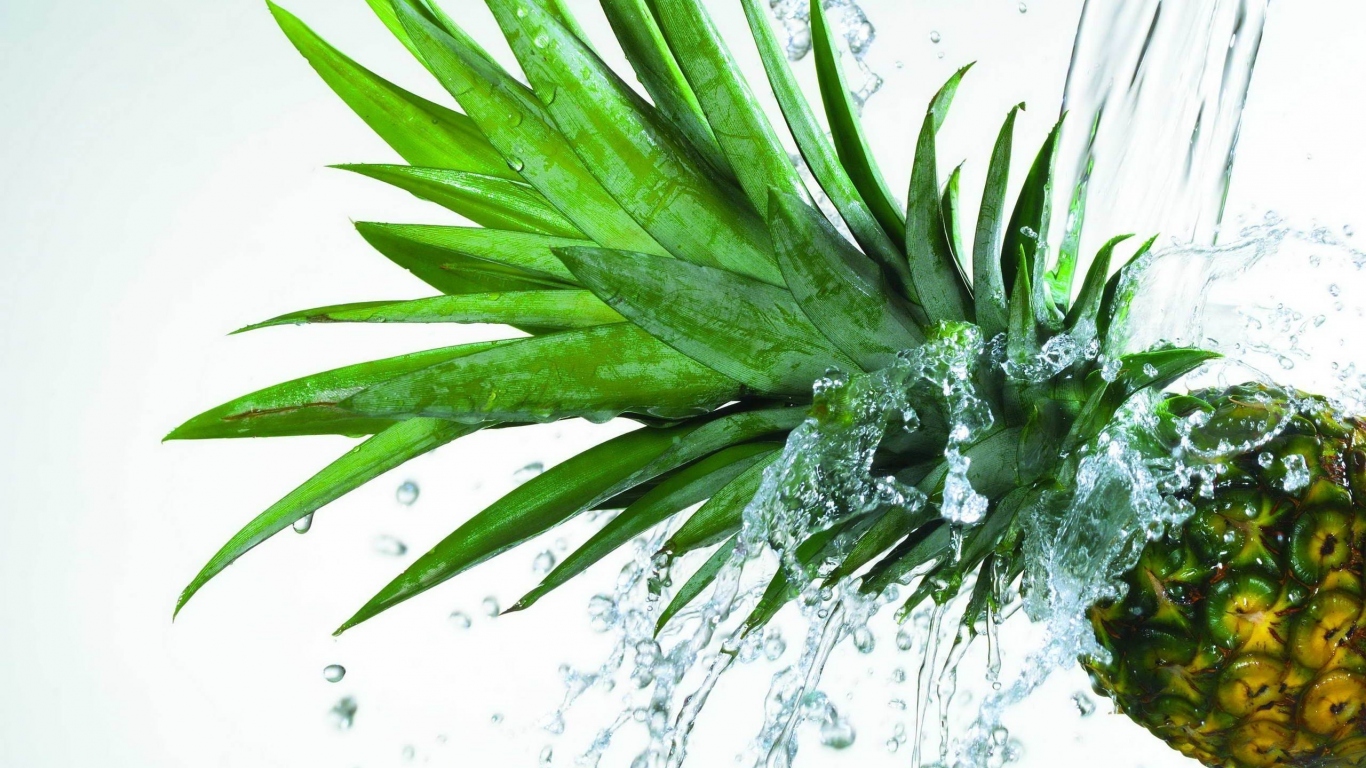 Свежий ананас