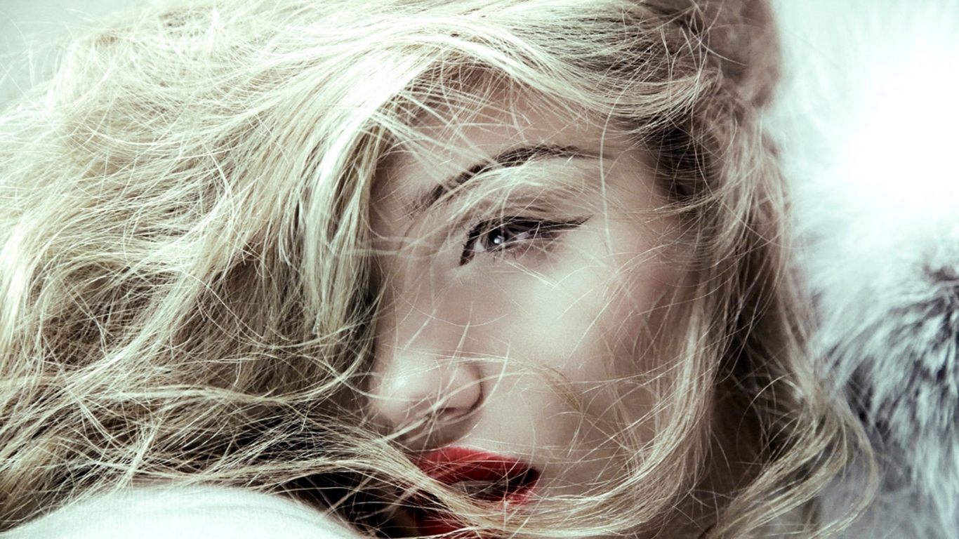 белокурая Rosie Huntington Whiteley