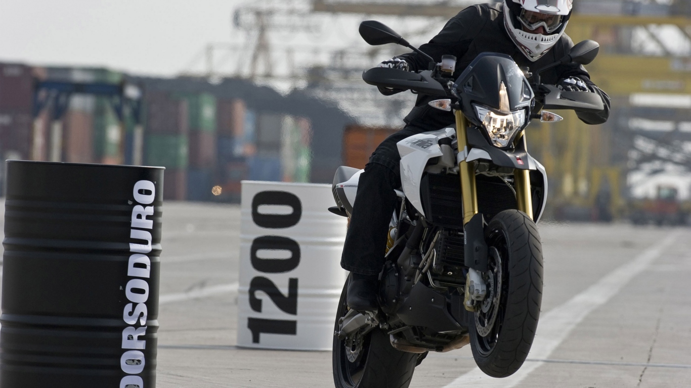 Aprilia Dorsoduro 1200