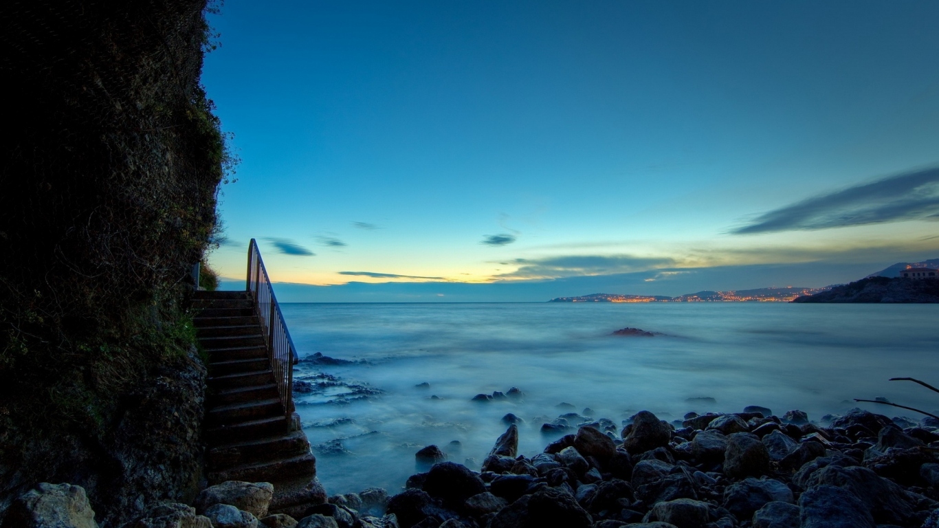 Побережье на закате