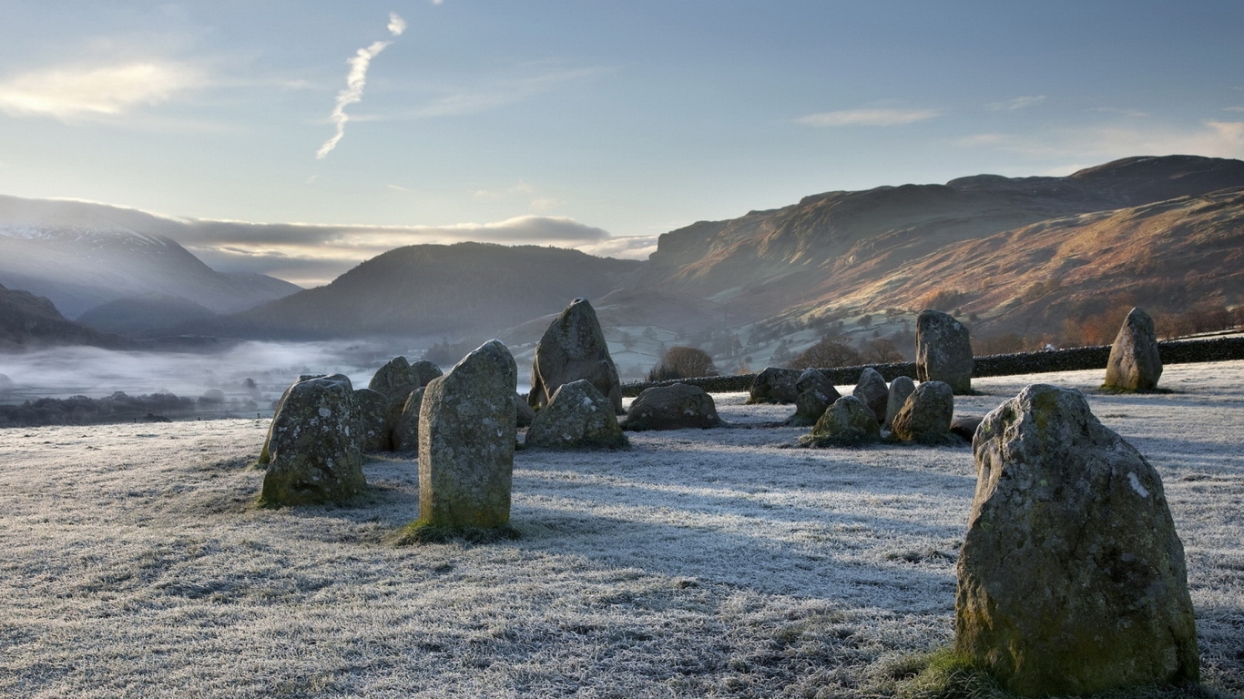 Камни на склоне