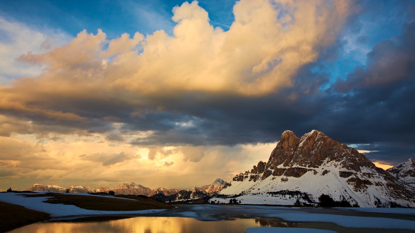 Горное озеро