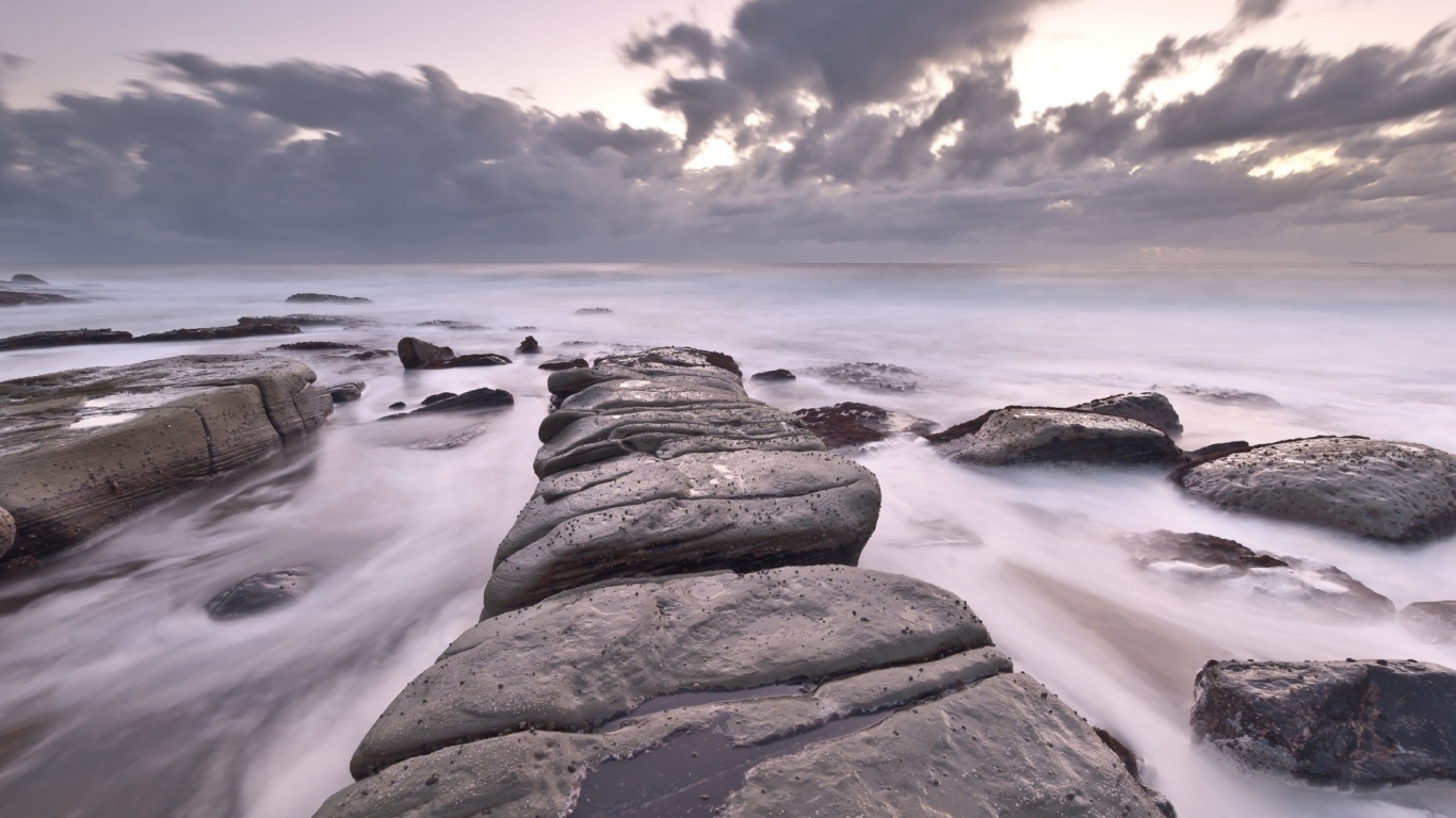 Камни в море