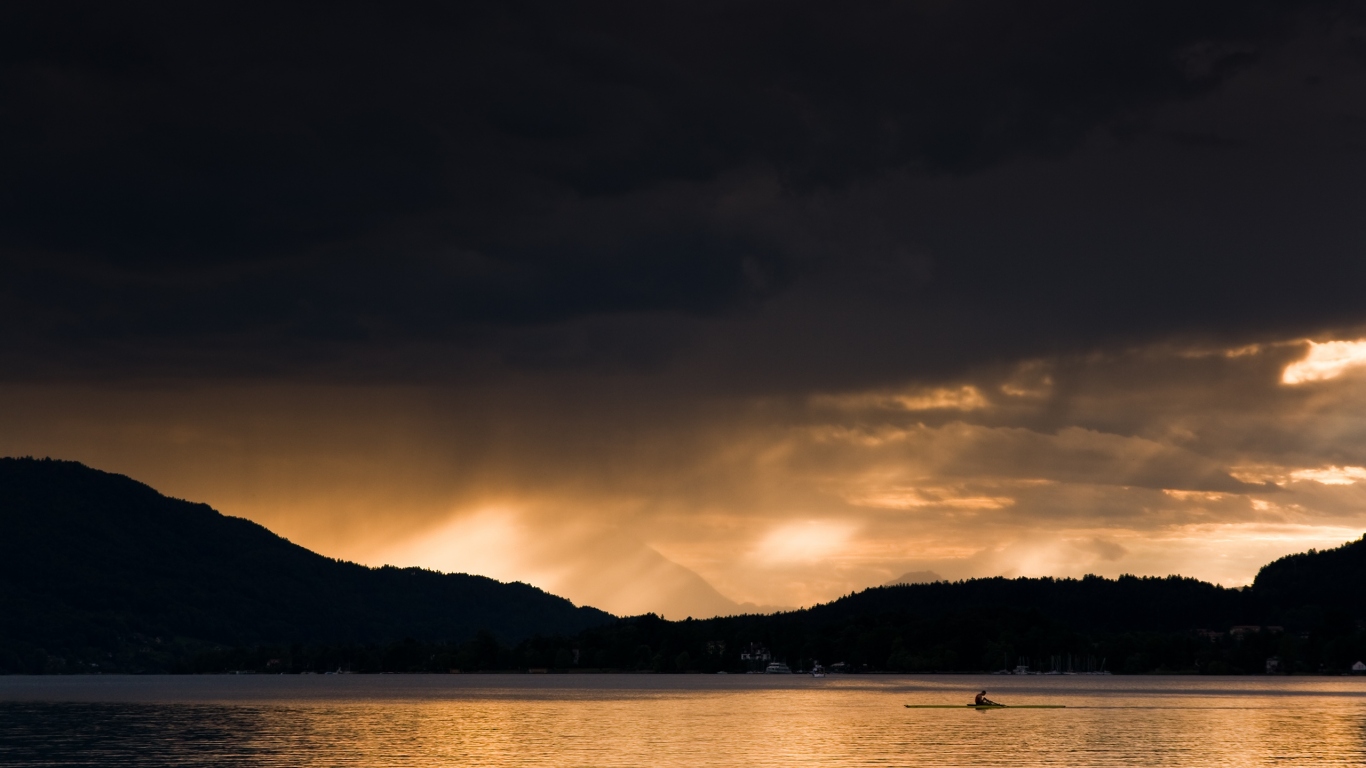 Закат на озере