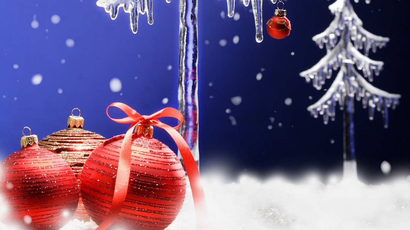 Игрушки и сосульки