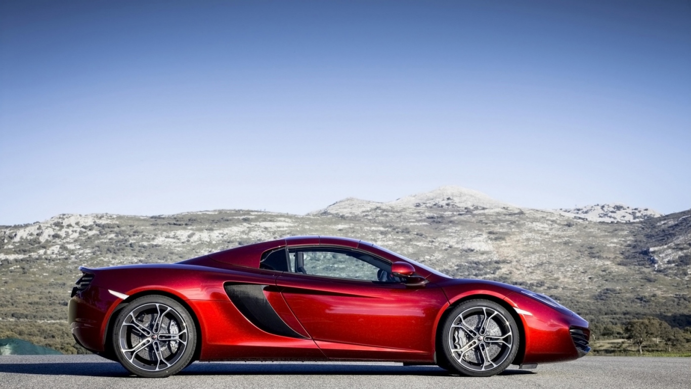 Красный McLaren mp4 12c