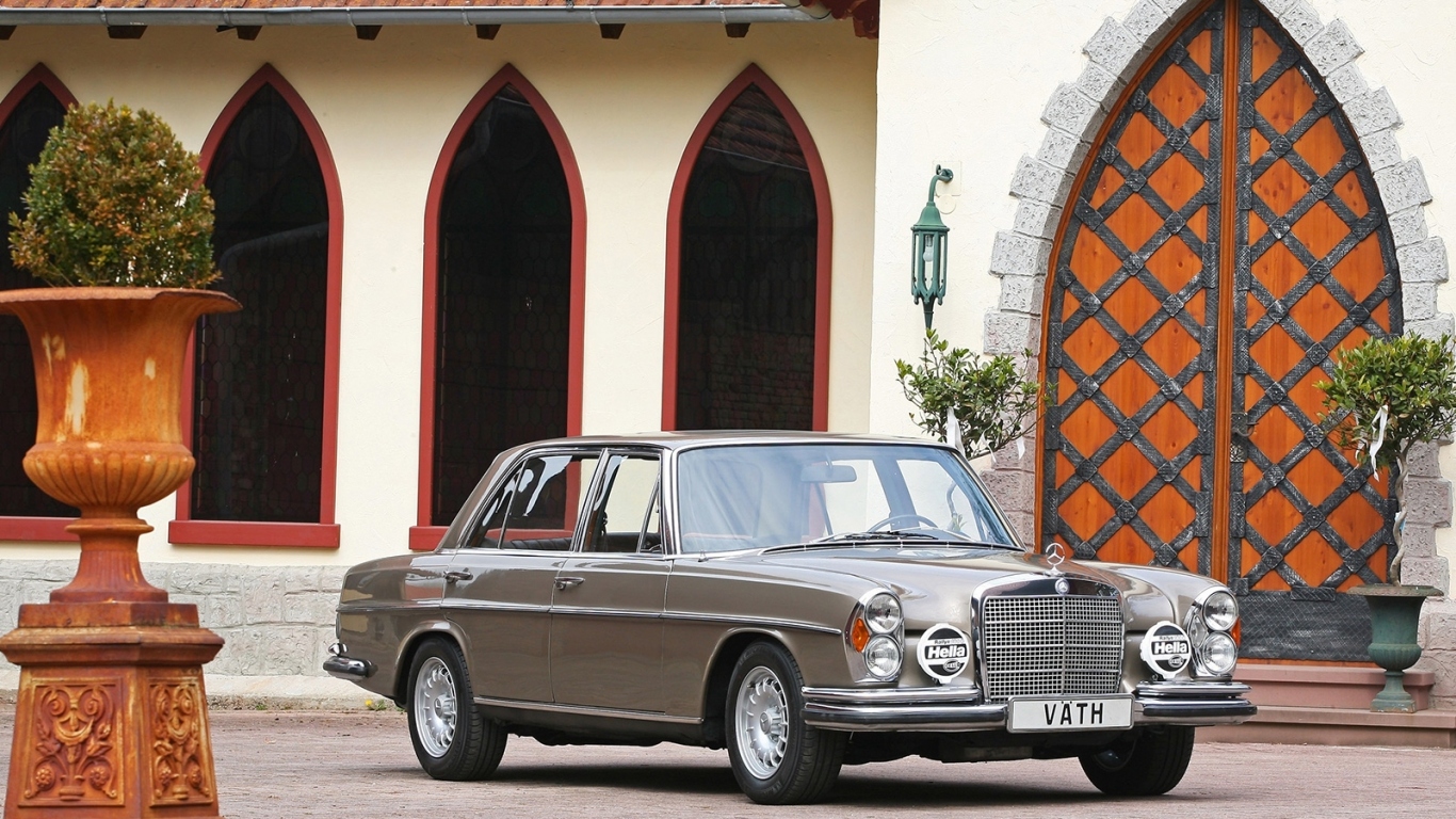 Mercedes Benz 300 SEL