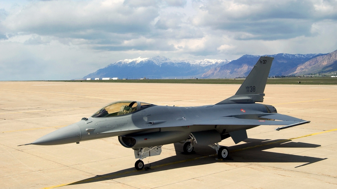 истребитель Lockheed F16