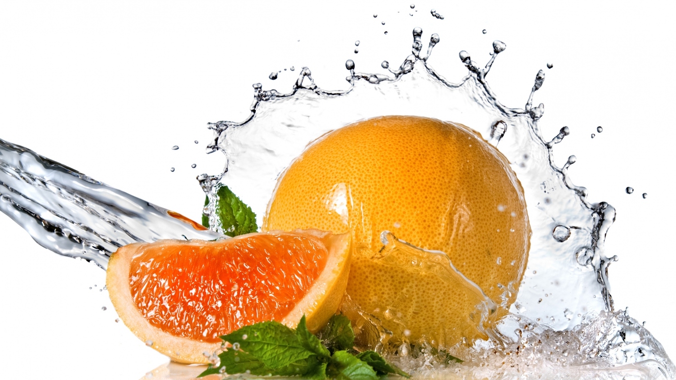 Грейпфрут в воде