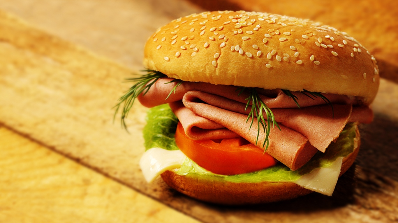 Гамбургер с ветчиной