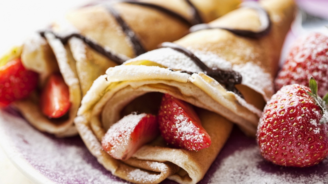 Блинчики с клубникой