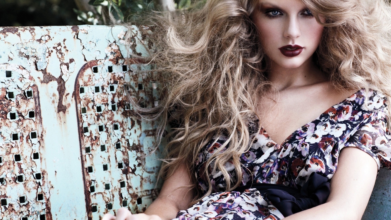 модель Тэйлор Свифт (Taylor Swift)