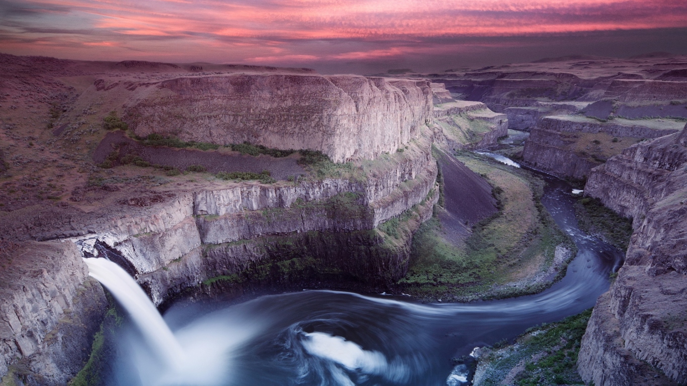 Река в каньоне