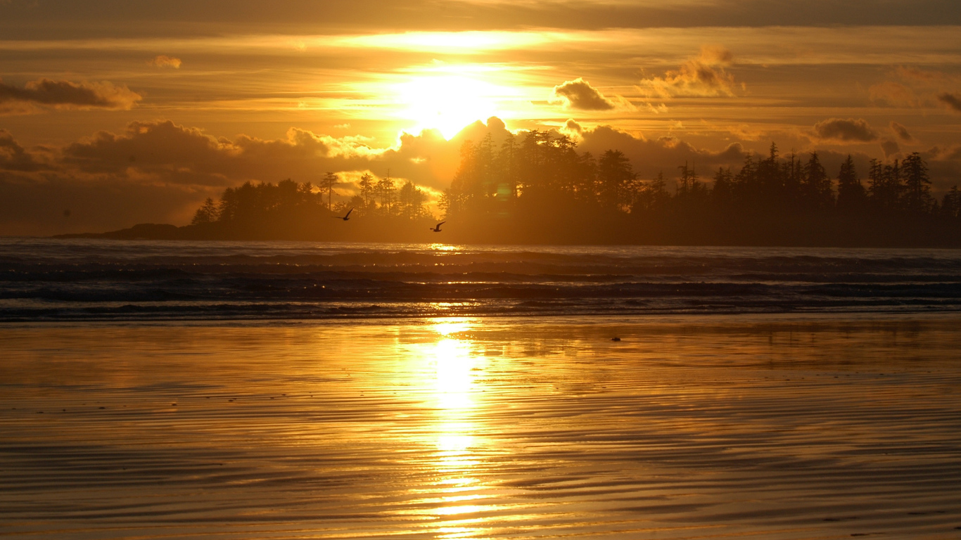 Озеро на закате