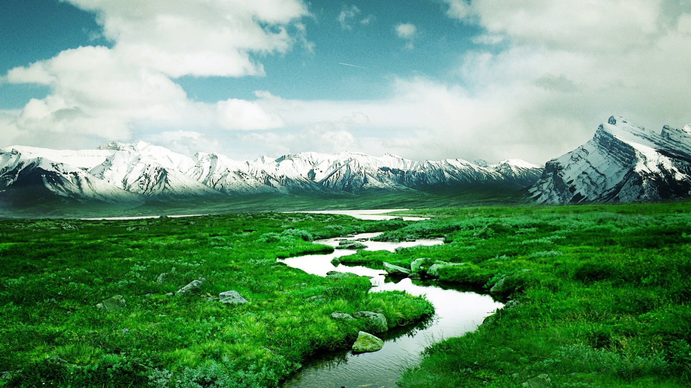 Норвежские горы - зеленая долина