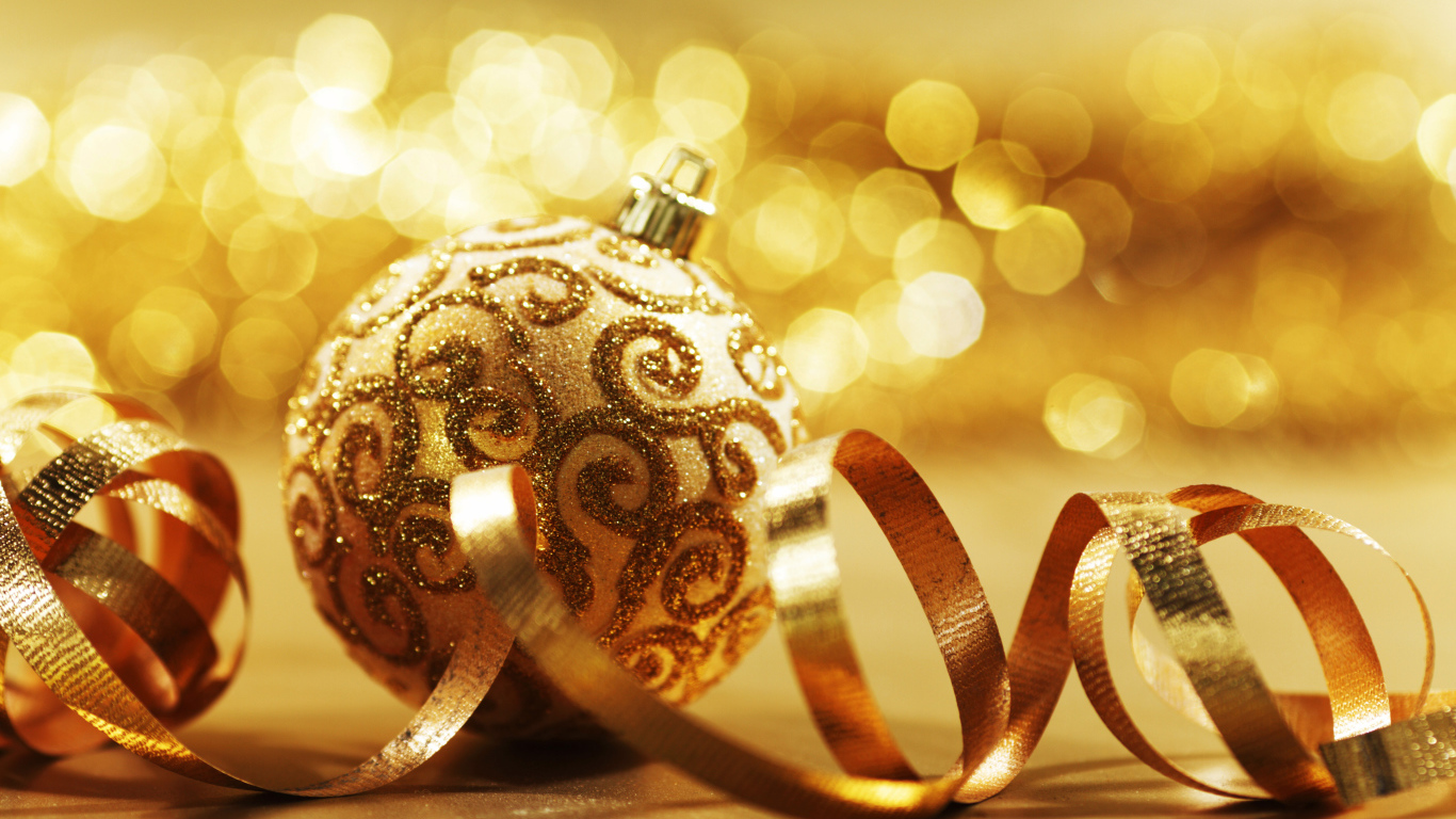Золотой новогодний шарик