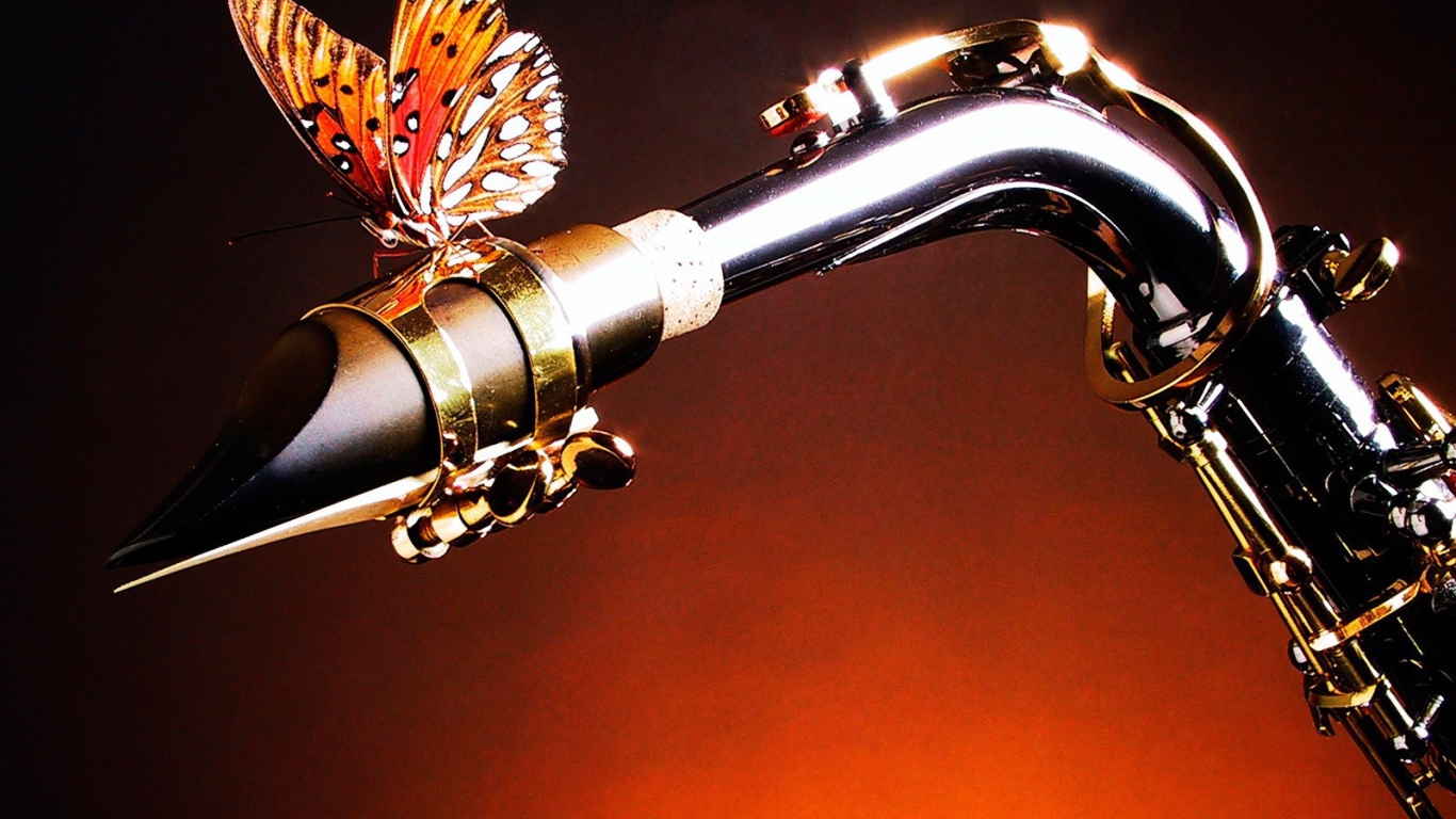 Бабочка на саксофоне