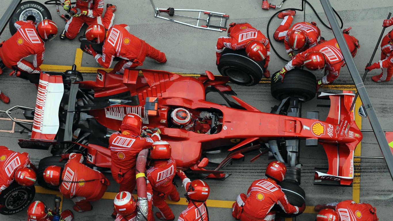 Формула один смена колес и заправка