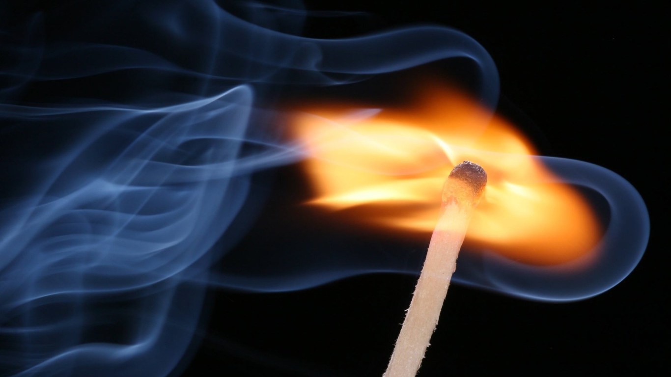 Пламя горящей спички