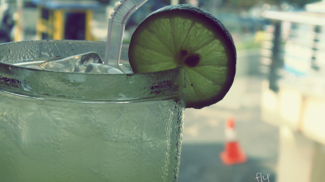 Коктейль с лимоном