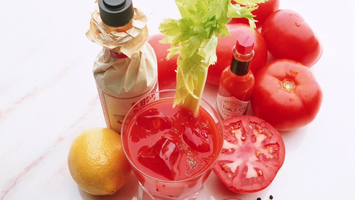 Cocktail with tomatoes