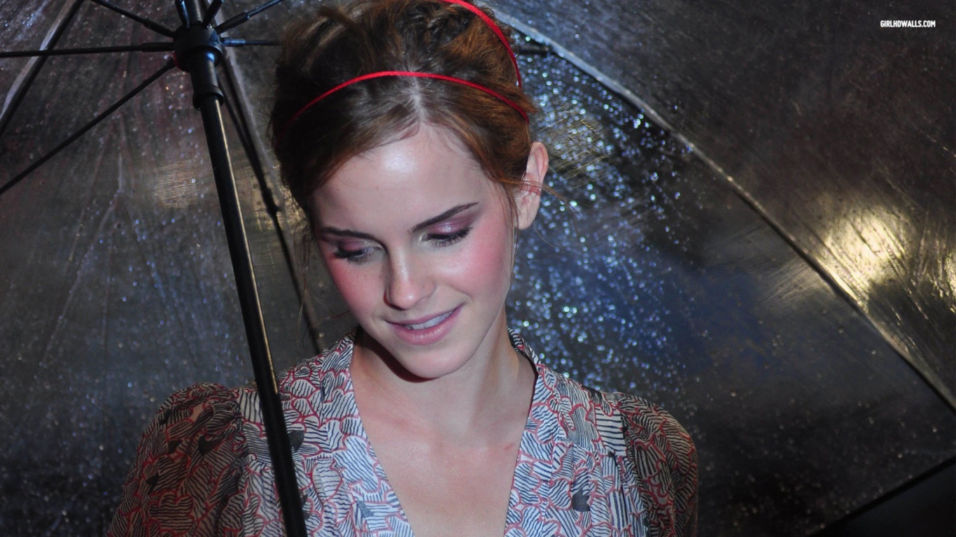 Девушка под зонтом