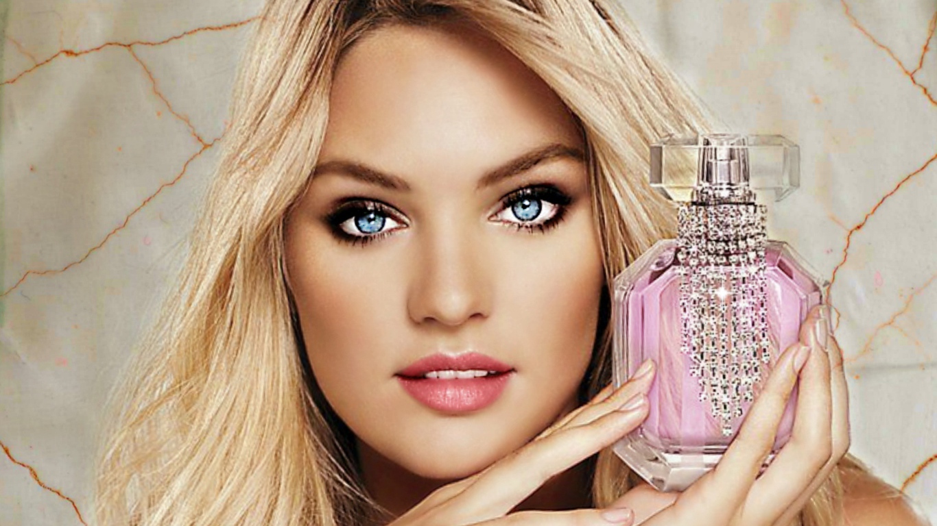 Девушка с духами