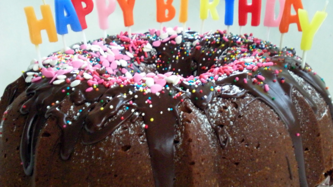 Шоколадный торт ко дню рождения