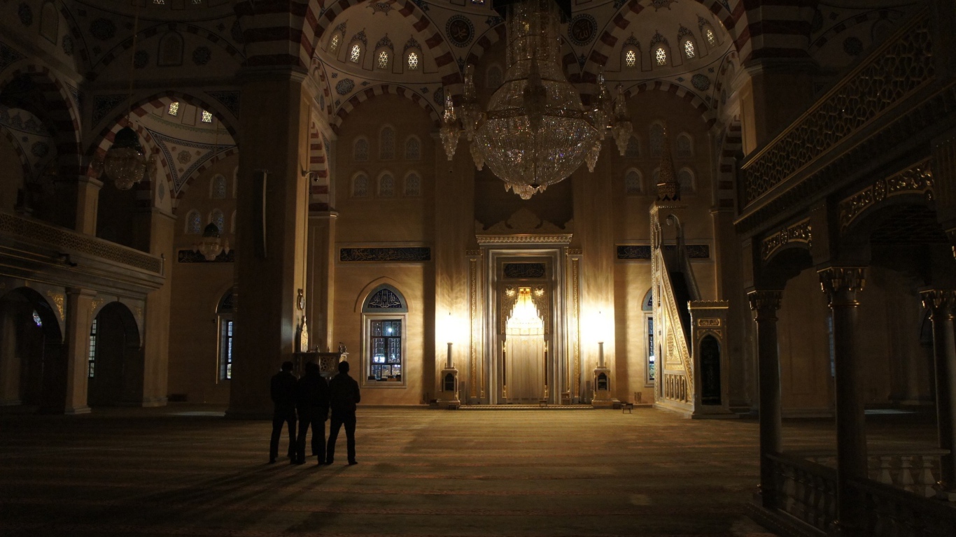 Зал в мечети