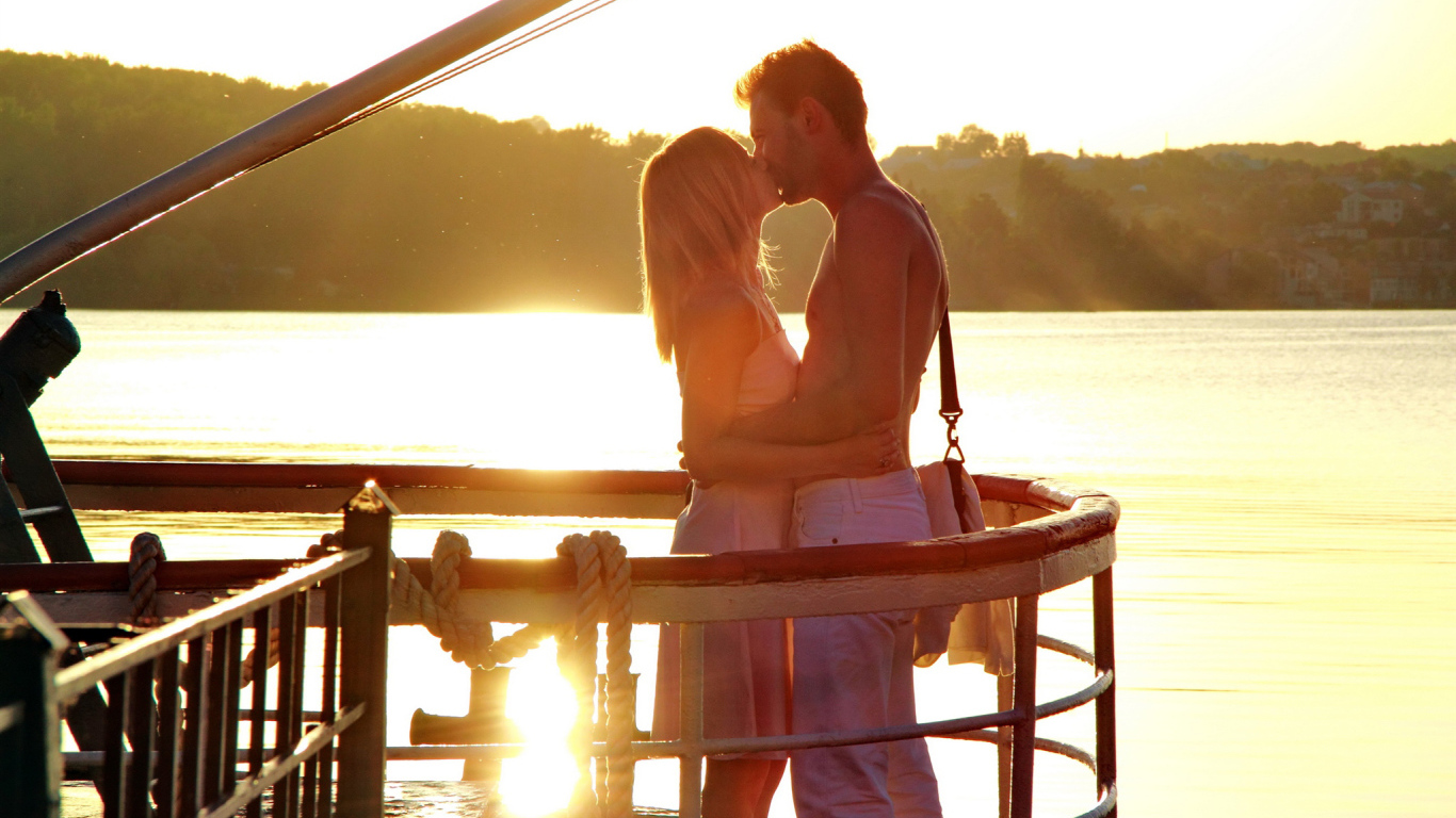 Поцелуй на закате