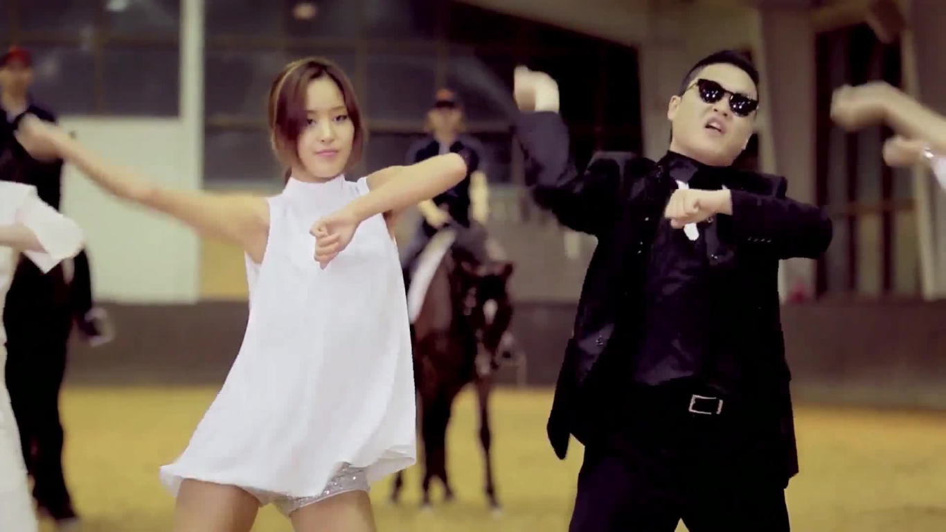 PSY танцует с девушкой