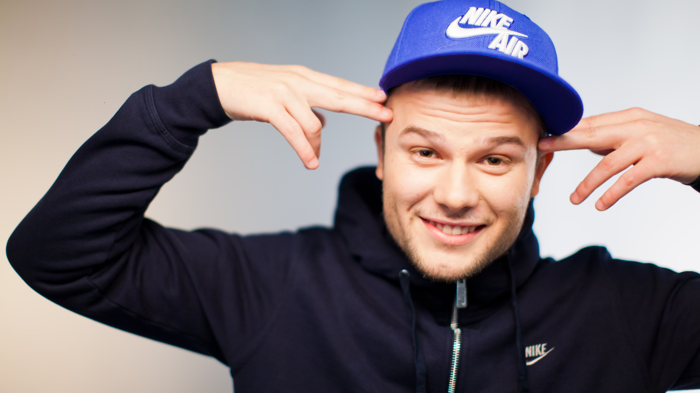 Исполнитель Макс Корж