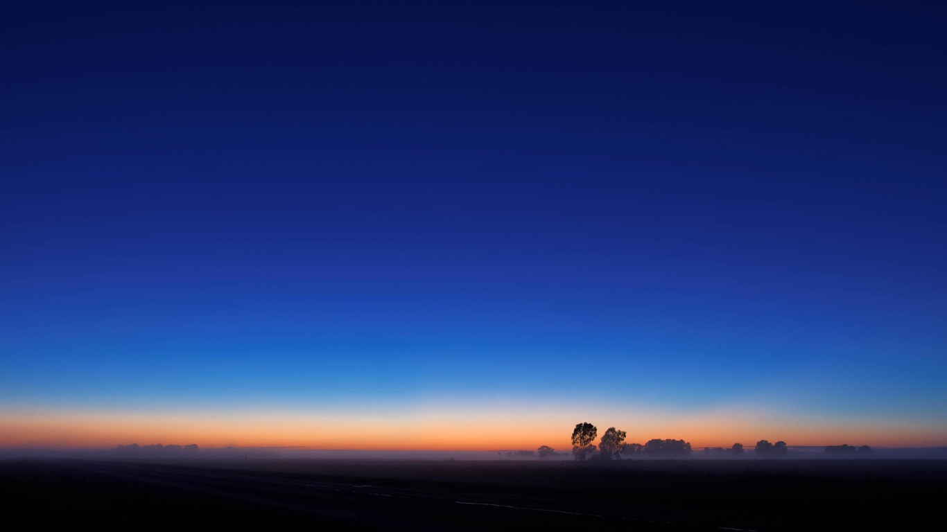 Восход солнца на горизонте