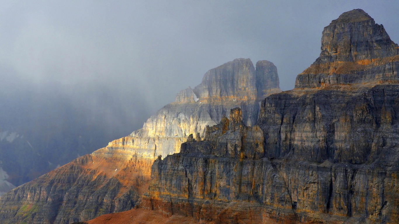 Разноцветные горы