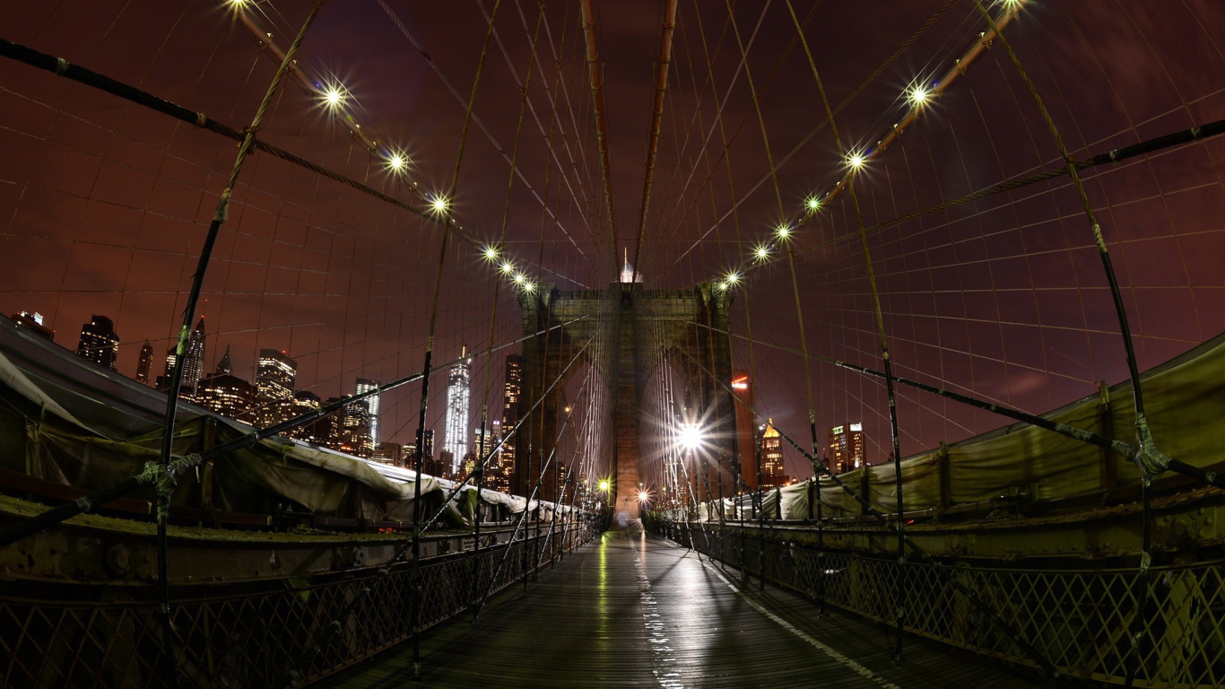 Подвесной мост с огнями