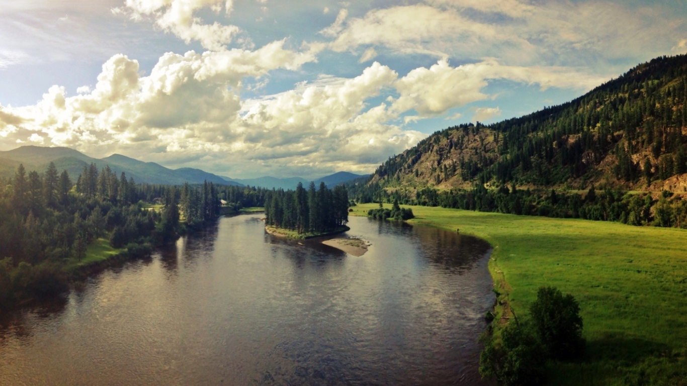 Остров на реке