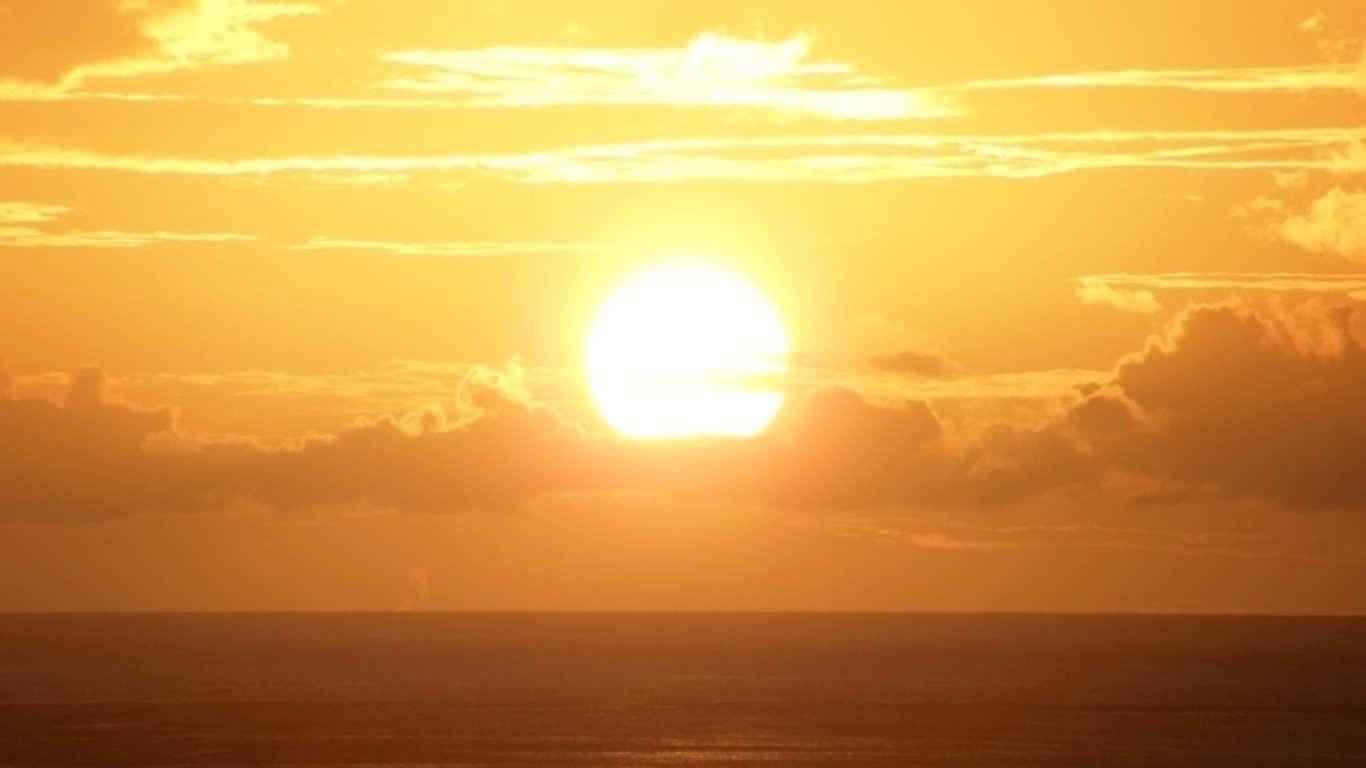 Солнце над морем