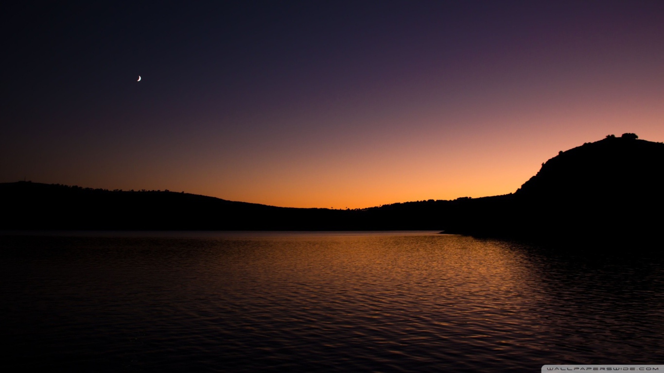 Закат с Луной на небе