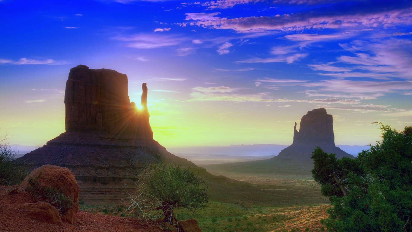 Закат у скал близнецов