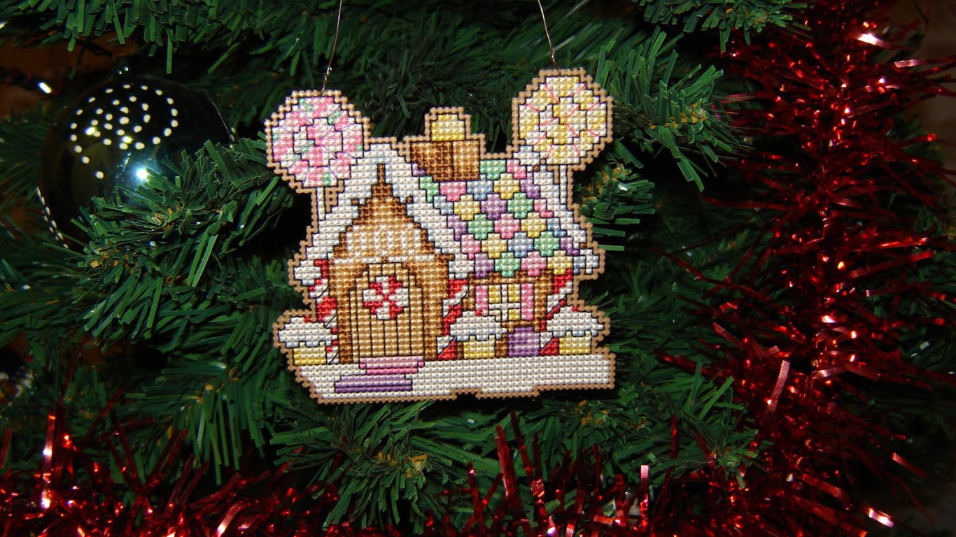 Елочная игрушка домик