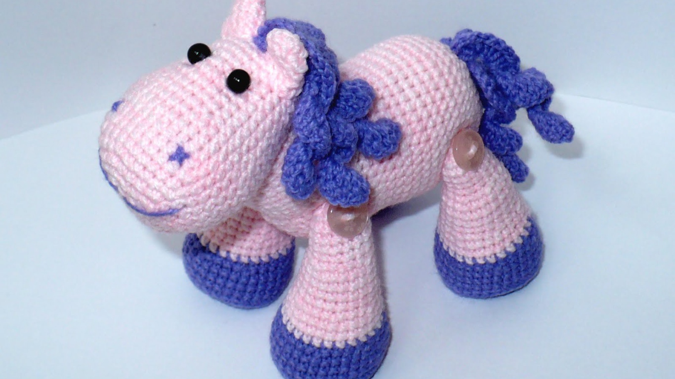 Вязаная лошадь