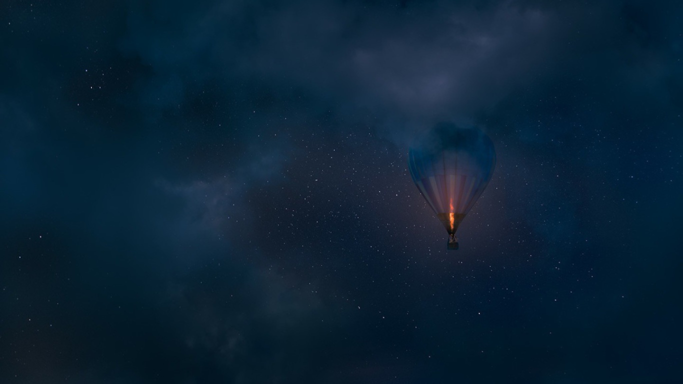 Воздушный шар в ночном небе