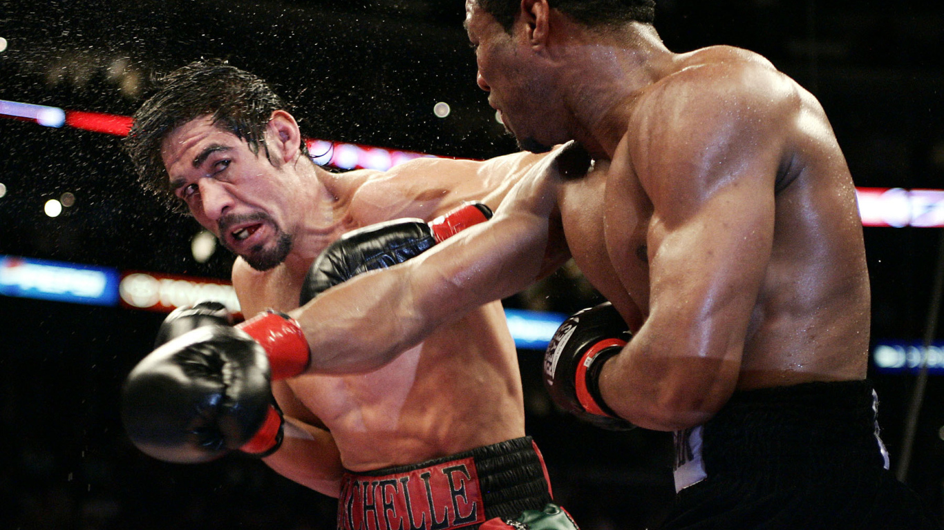 Известный боксер Шейн Мосли