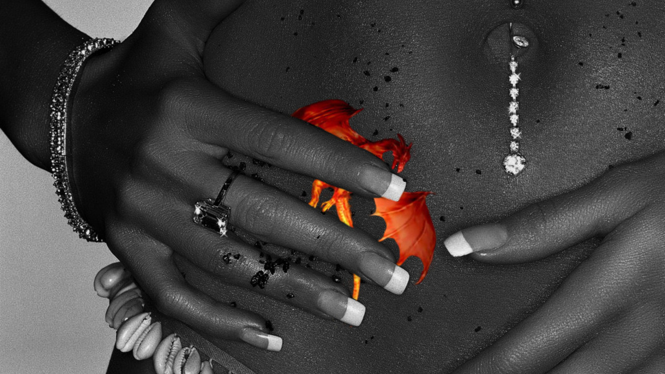 Девушка пирсинг пупка