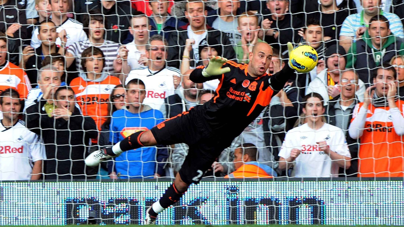 Наполи Пепе Рейна ловит мяч