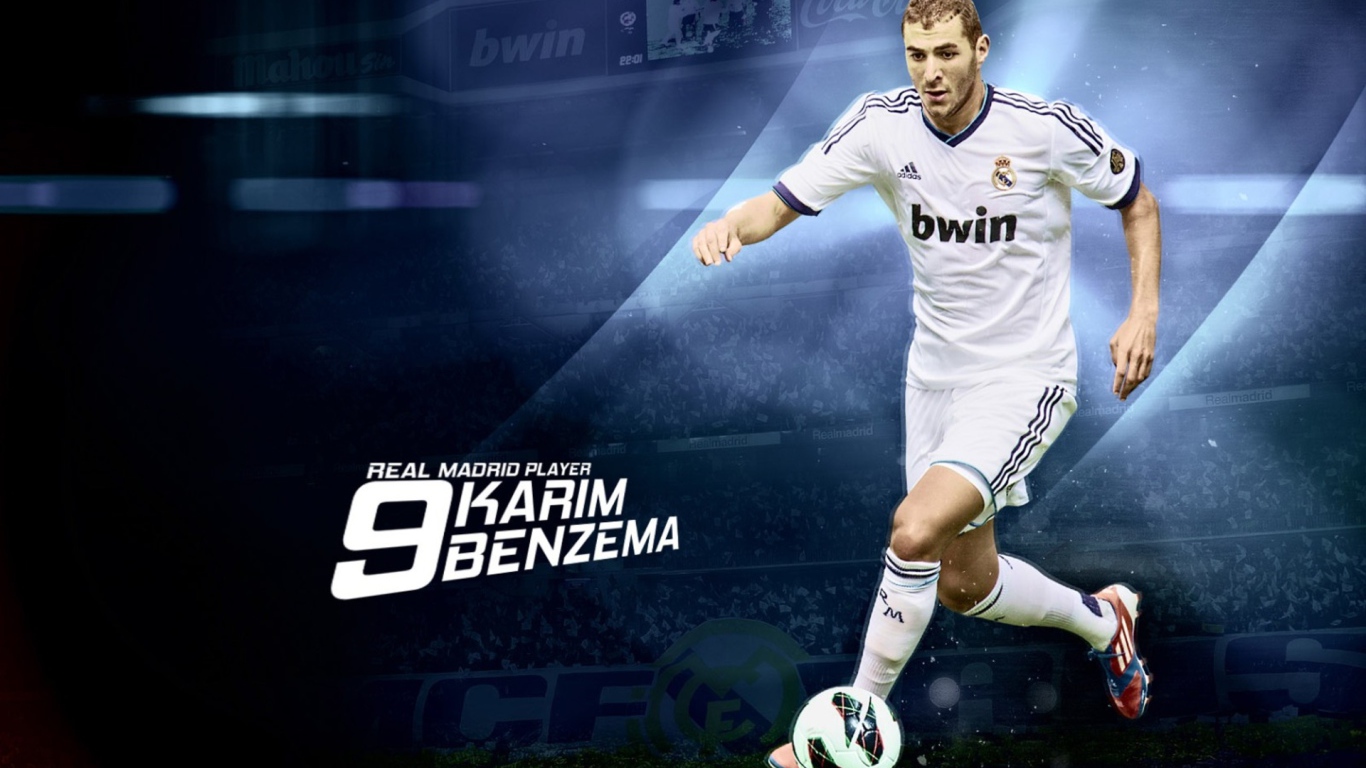 Реал Мадрид Карим Бензема на синем фоне