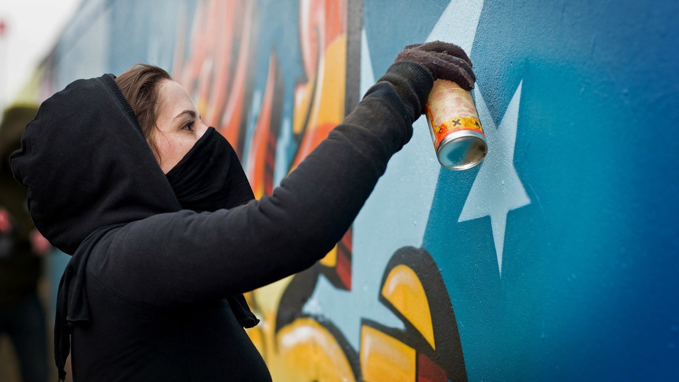 Уличная художница