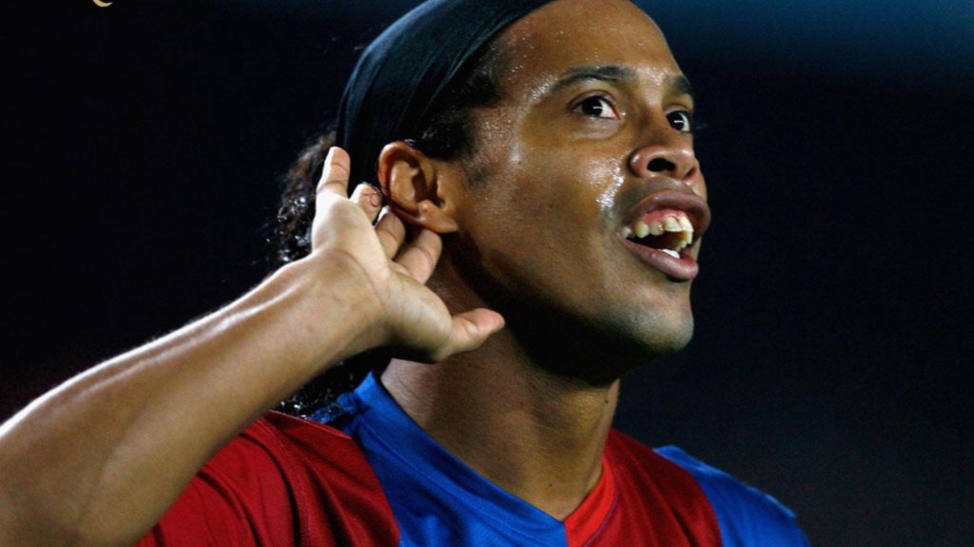 Лучший футболист Атлетико Минейро Роналдиньо